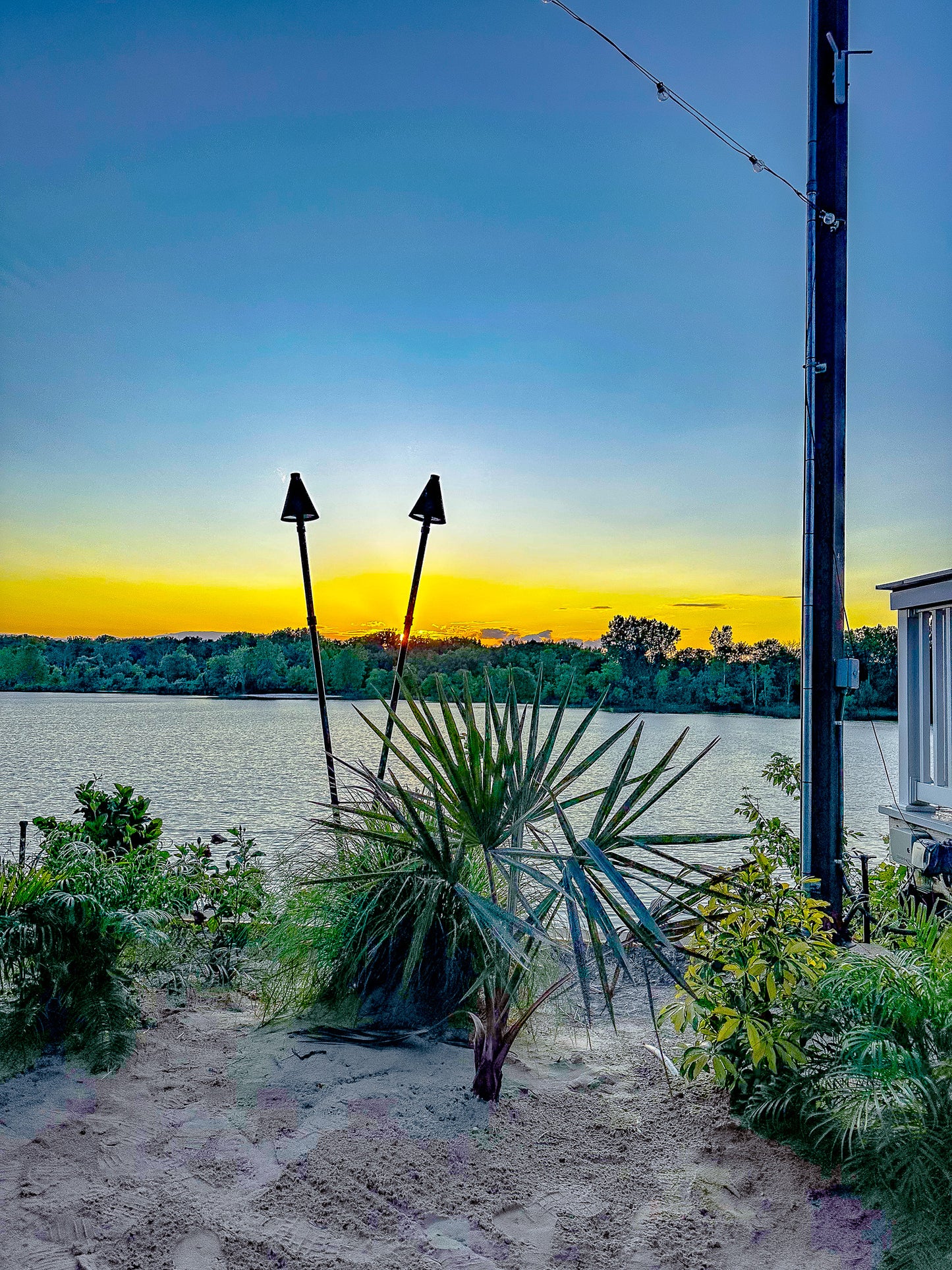 Color Tiki Lake