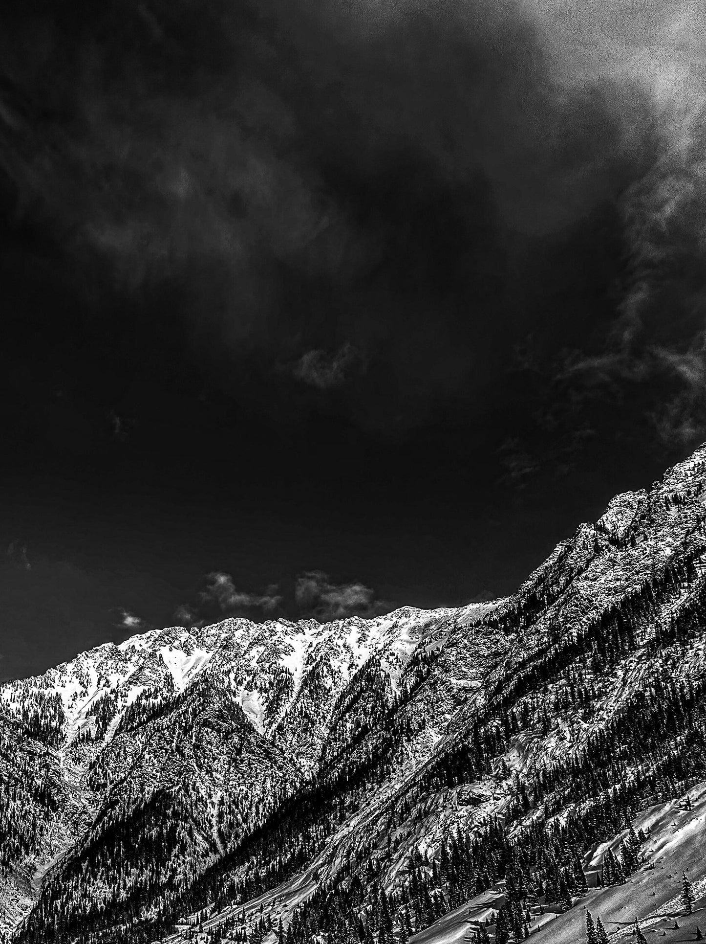 Black & White Rocky Valley Side Peaks